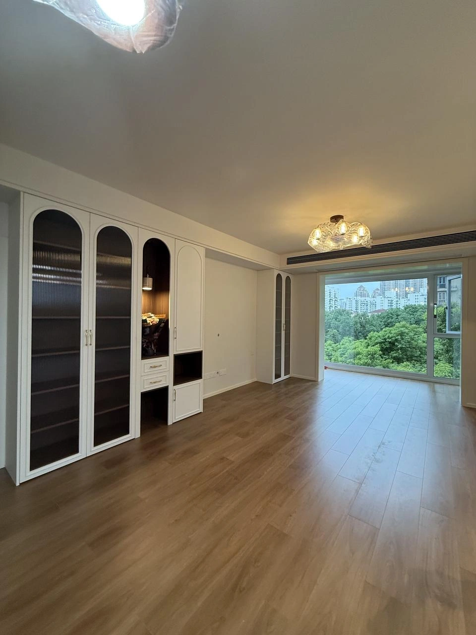 33a269ce-25c8-40b6-a8bf-6784df441215