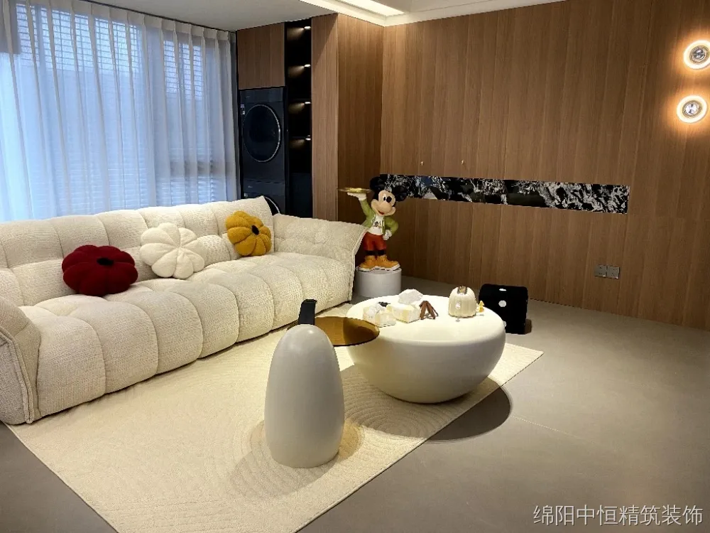 现代简约装修案例图