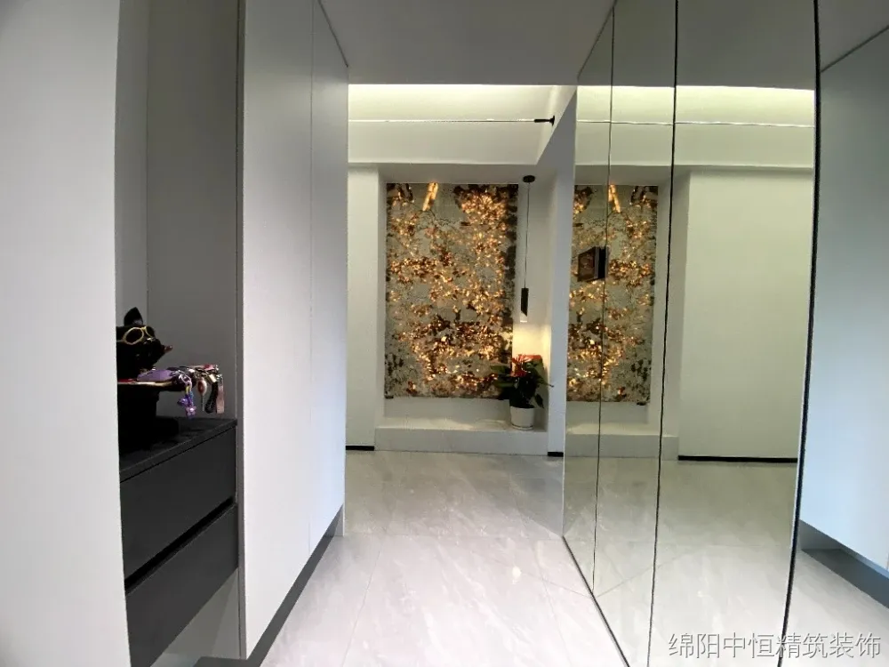现代简约装修案例图
