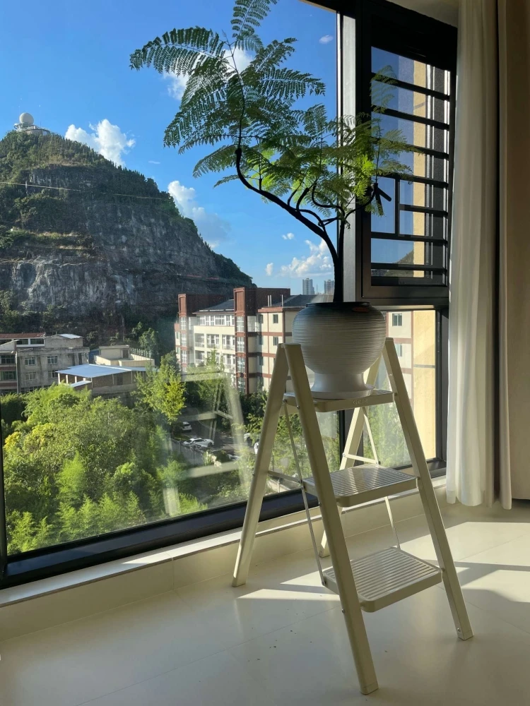 奶油风卧室装修案例图