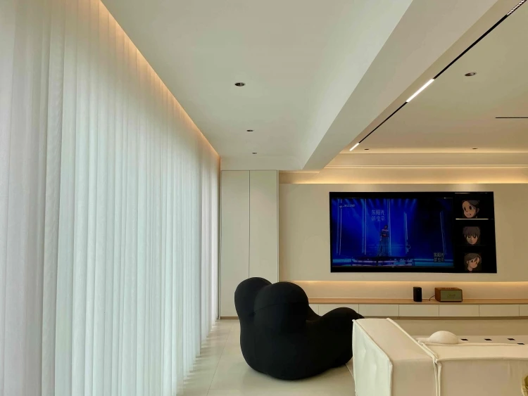 奶油风卧室装修案例图