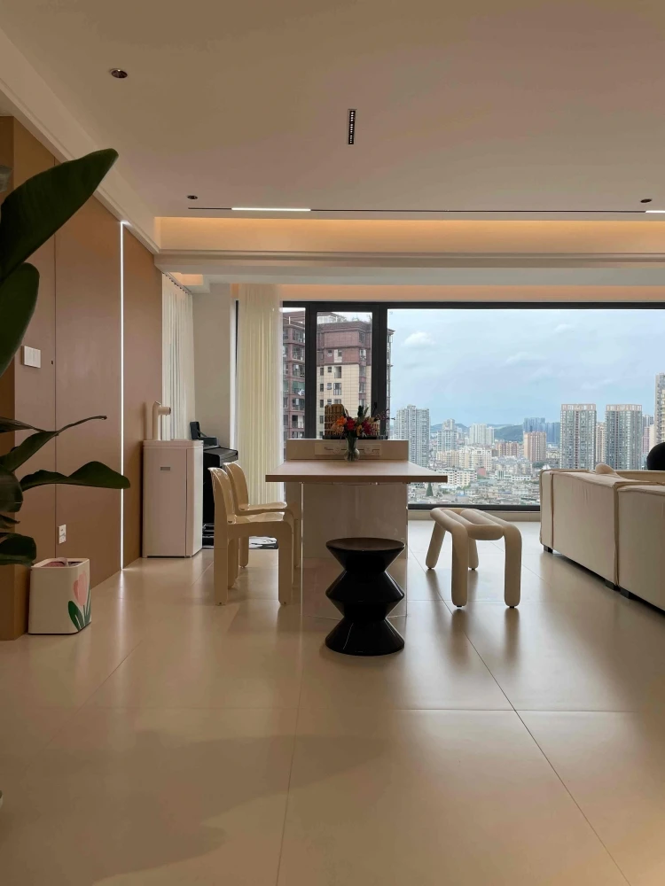 奶油风卧室装修案例图