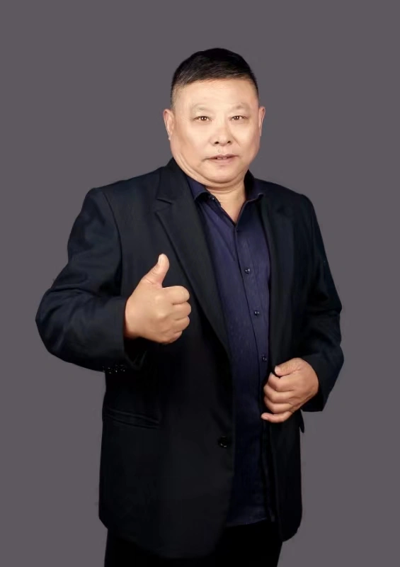吉远明 工龄33年 项目经理