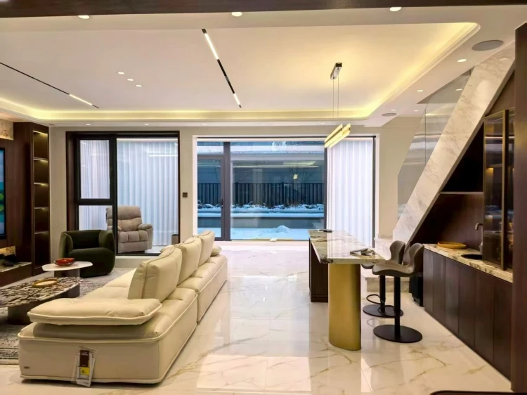 极简风装修案例图