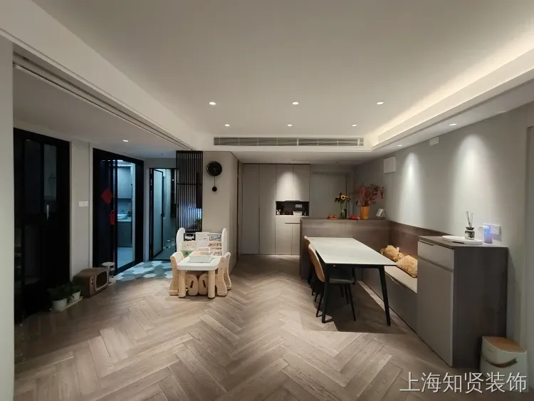 现代简约装修案例图