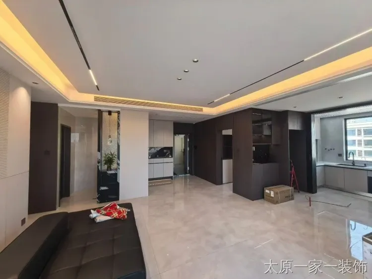 轻奢风厨房折叠操作台装修案例图