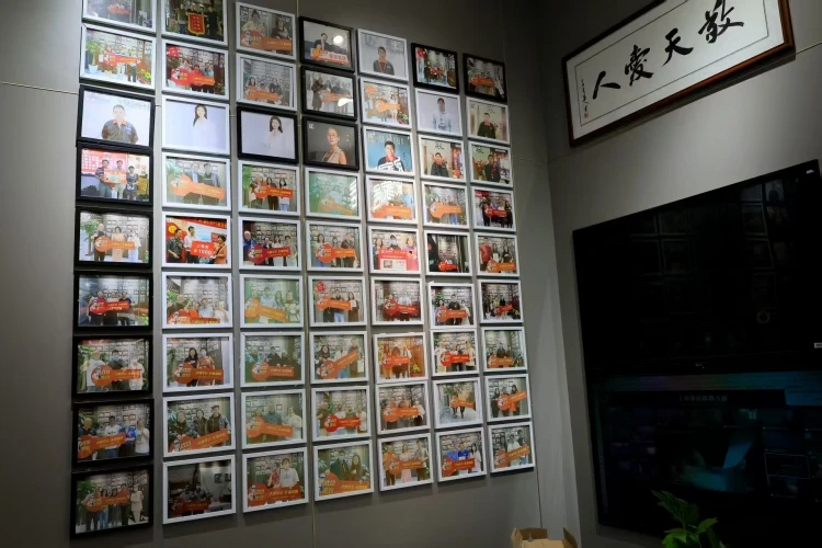 签单照片墙1.jpg