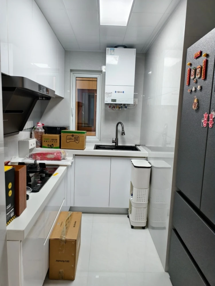 武汉保利锦上印125㎡4室2厅户型收纳空间设计解析