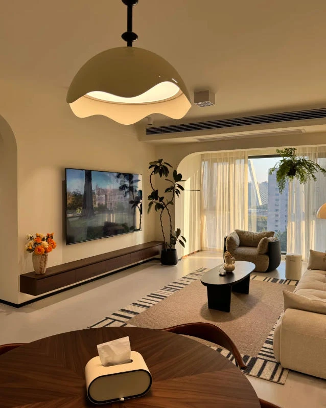 客厅现代简约装修案例图