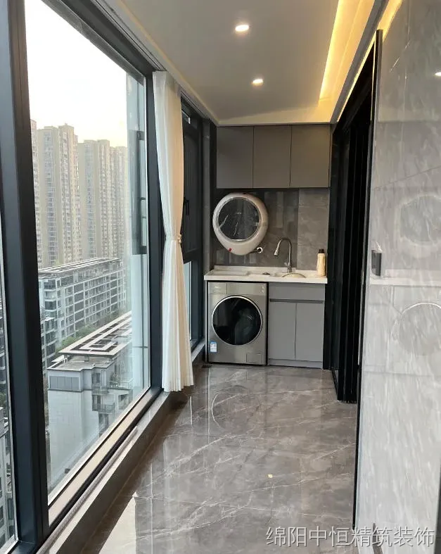阳台装修案例图