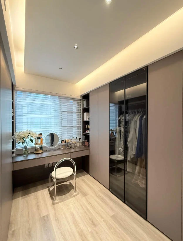 衣帽间装修案例图