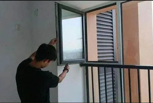 新房下房怎样验房5门窗 副本.jpg 新房下房怎样验房5门窗 副本.jpg