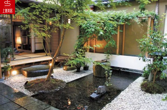 没有大院子，在室内装个日式坪庭不就行了？