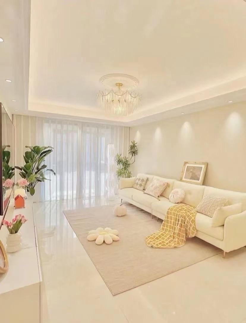 奶油风卧室装修案例图