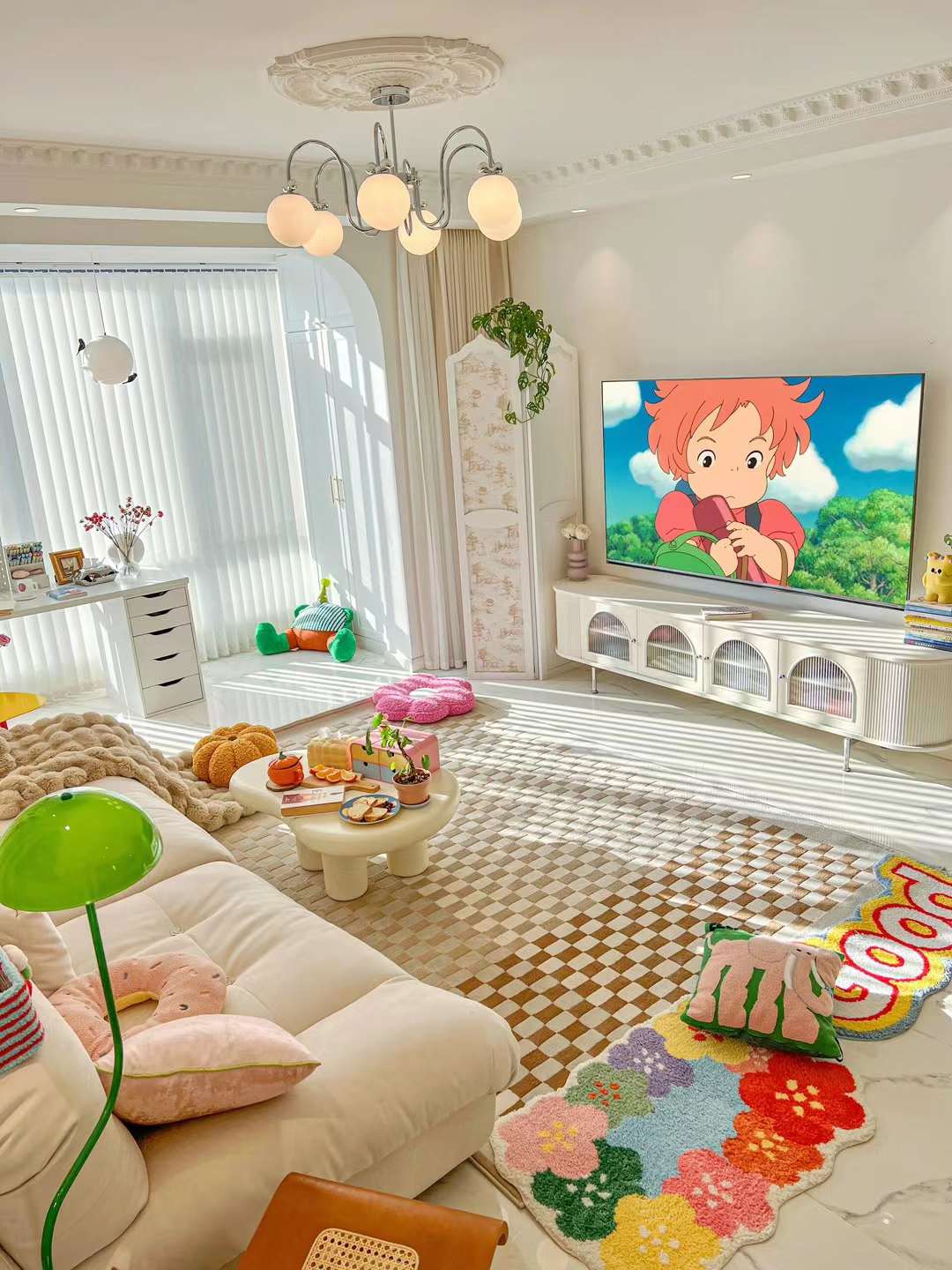 奶油风客厅装修案例图