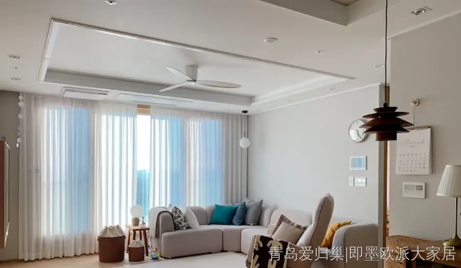原木风厨房装修案例图
