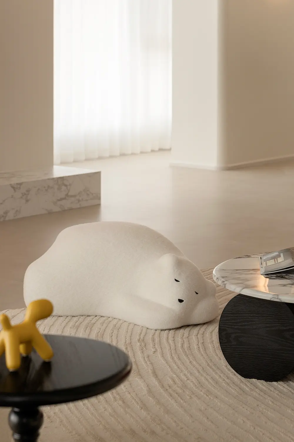 奶油风卧室装修案例图