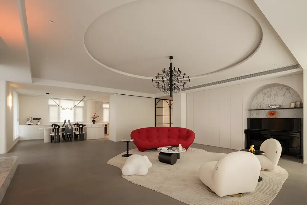 奶油风卧室装修案例图