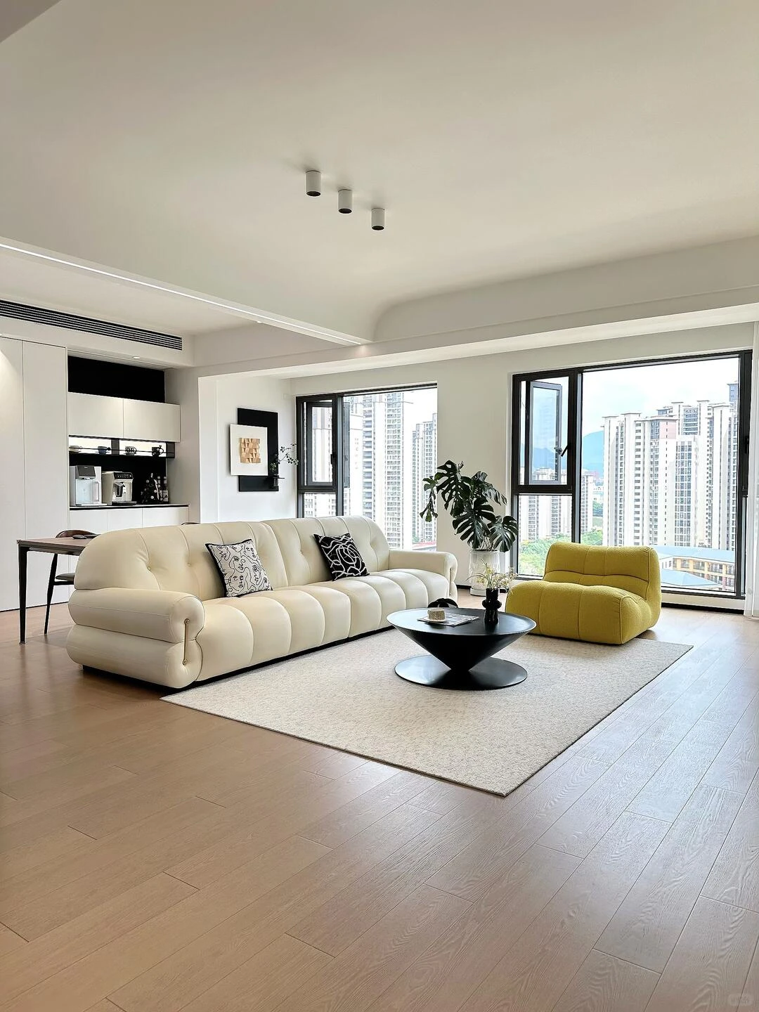 极简装修案例图