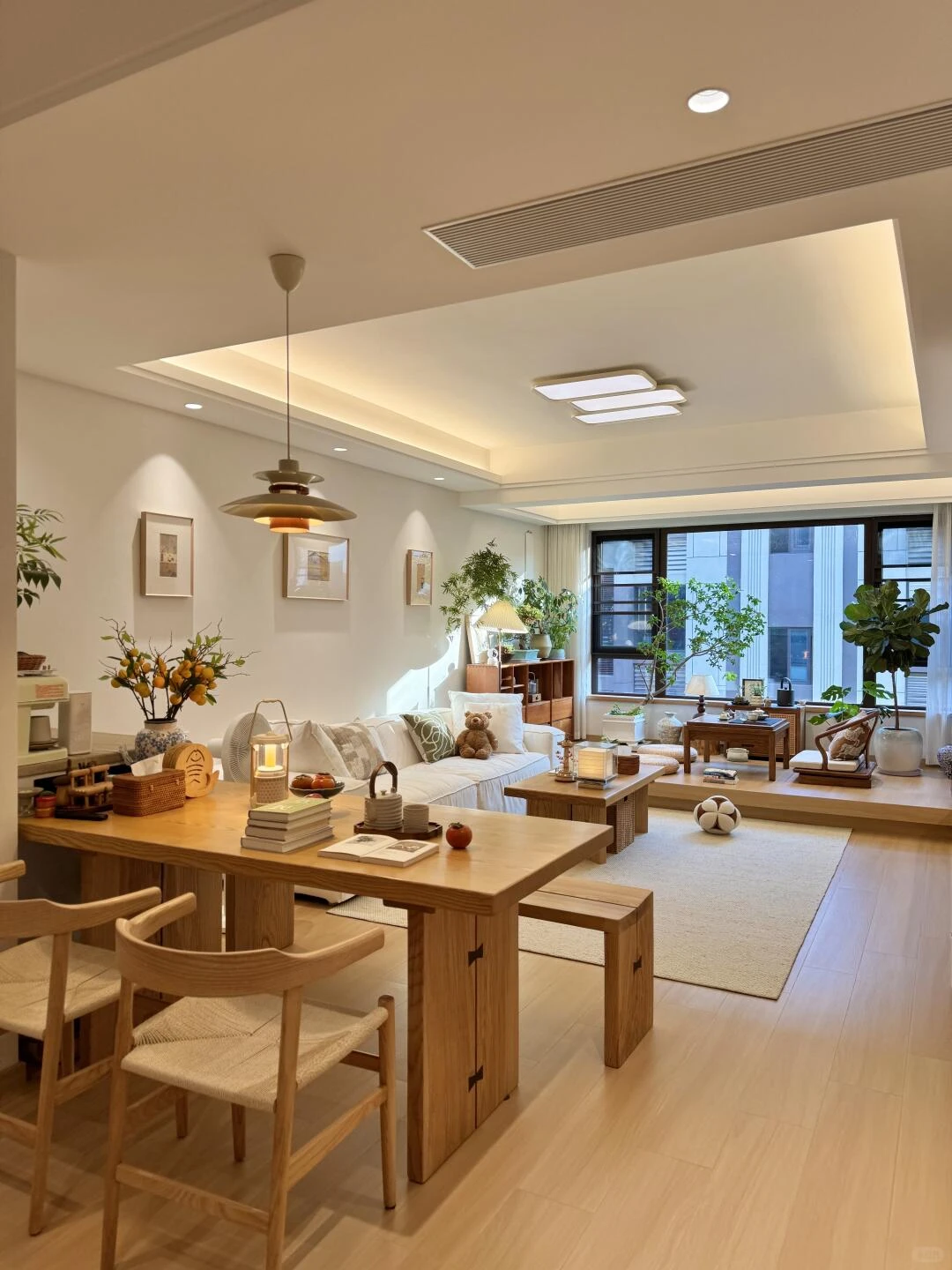 原木风卧室装修案例图